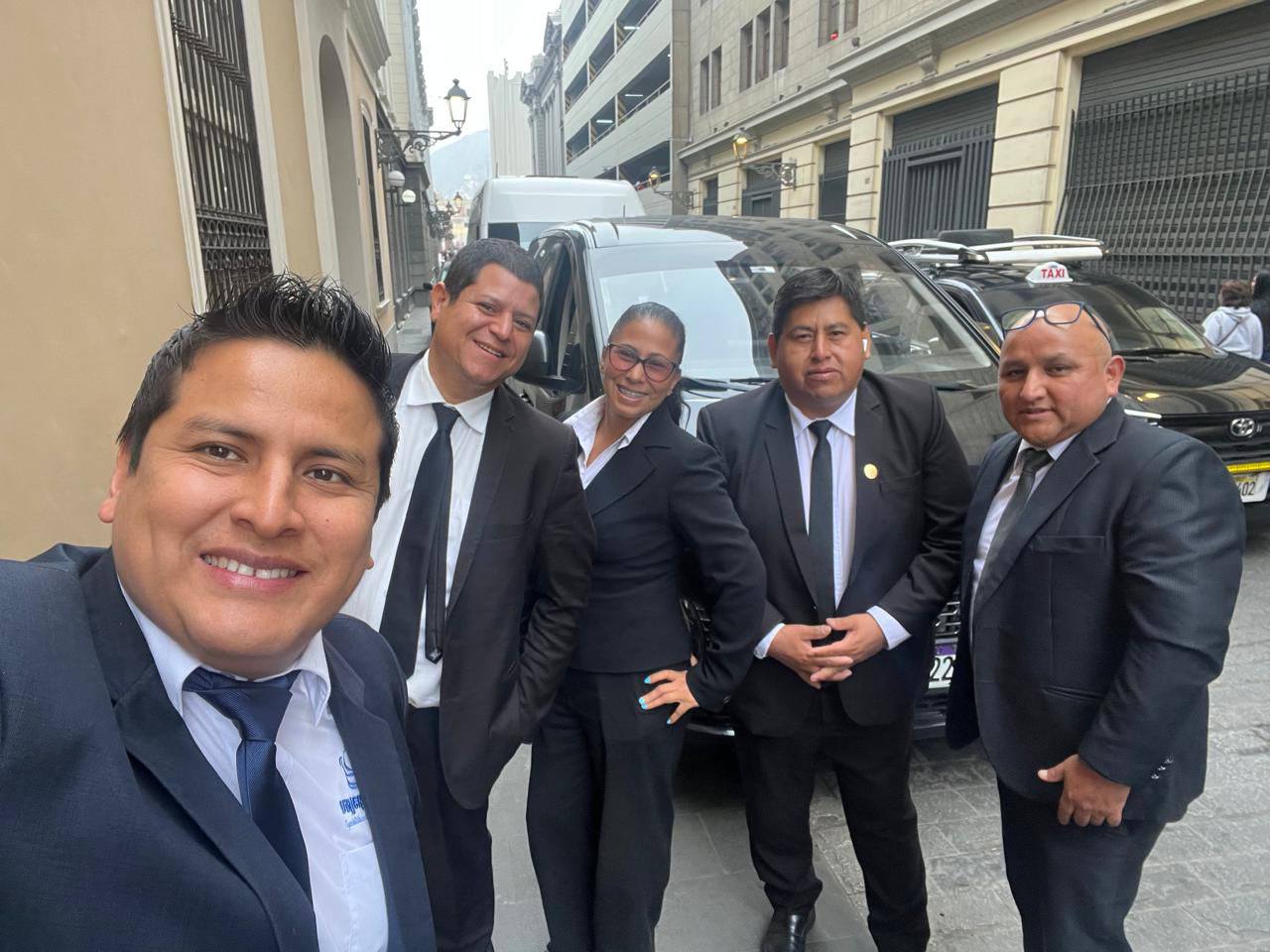 Equipo Taxi Van Minivan Perú